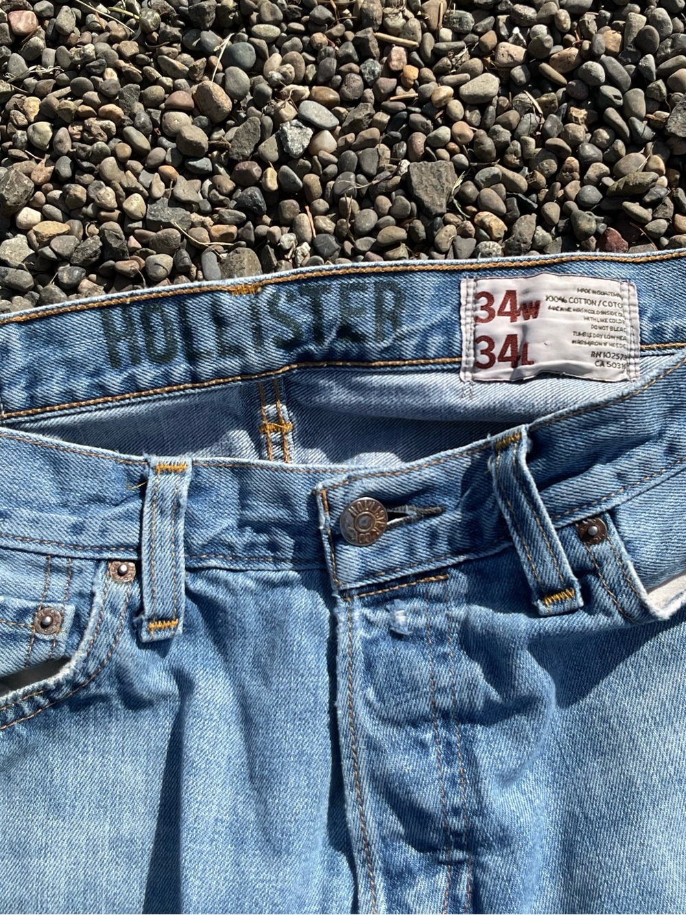 Hollister Women’s Jeans 34x34 Light Wash Straight Leg Distressed Denim - Picture 2 of 6